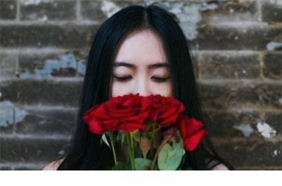 中秋节发布关于爱情的伤感QQ签名--独上江楼思渺然